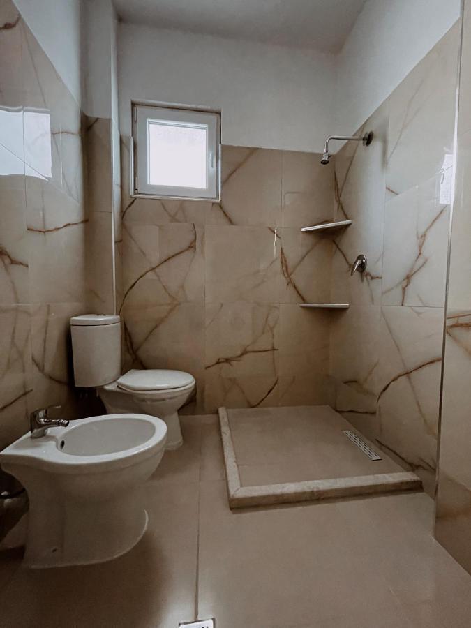 Apartments Bali Дуррес Экстерьер фото